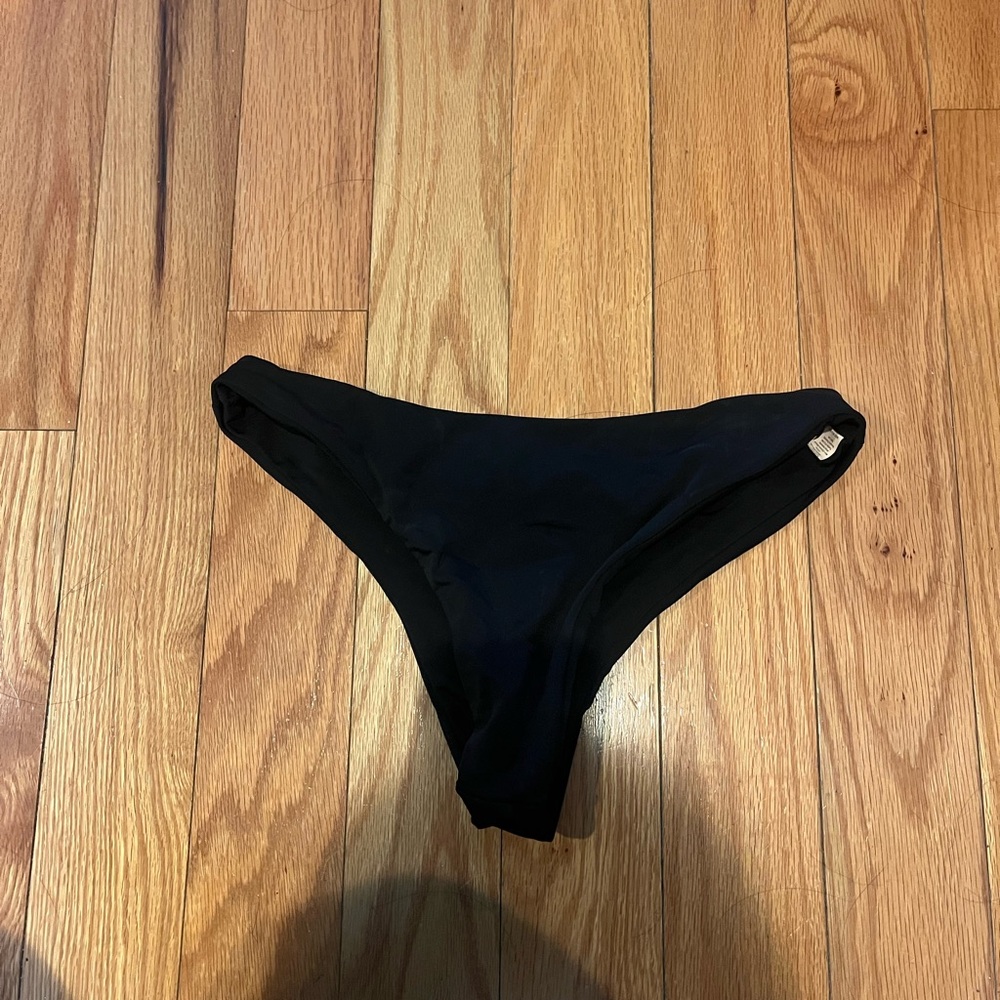 Women’s cheeky high cut bikini bottoms
